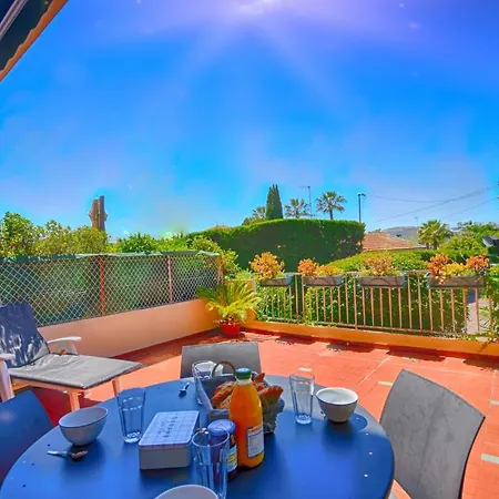 Les Vertes Annees Apartment
